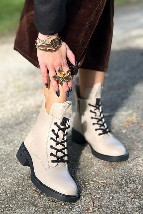 Темно-бежеві ажурні ботильйони із замшевої екошкіри