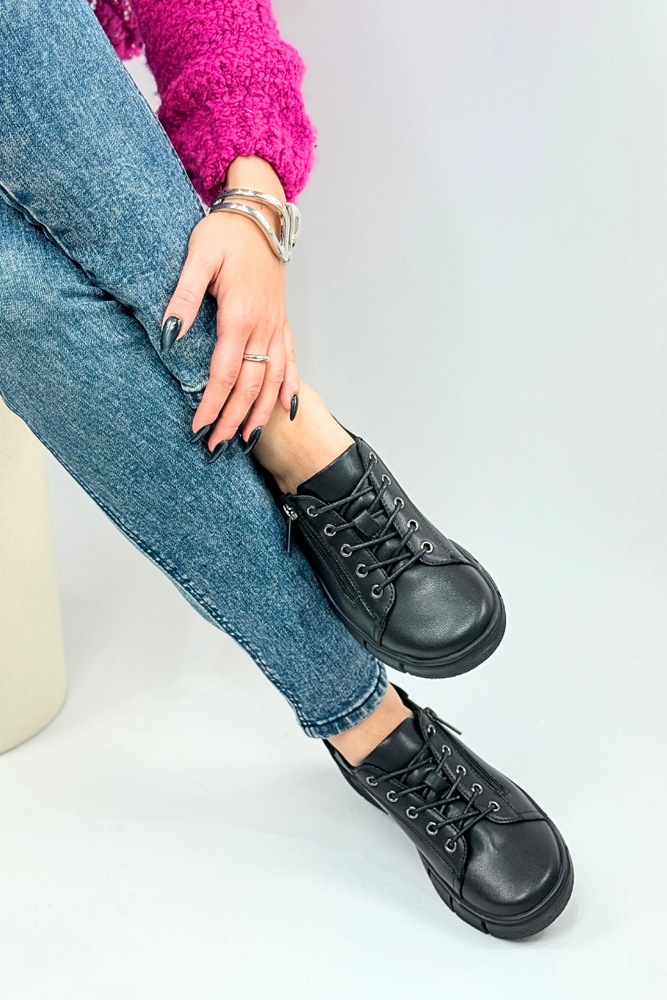 Półbuty skórzane czarne sznurowane z zamkiem na platformie 