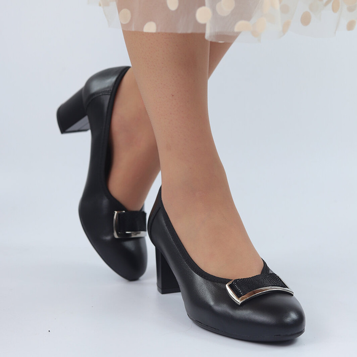 Човники шкіряні з пряжкою на колодці, чорні Галант