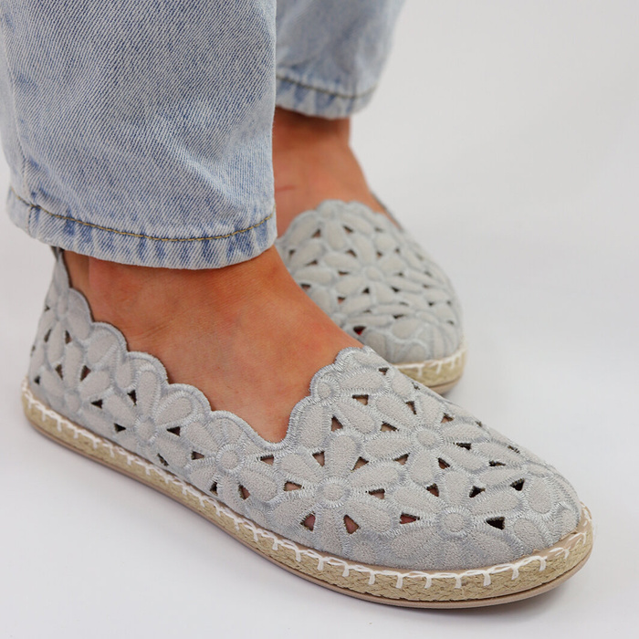 Потоцькі сірі еспадрільї, зшиті з квітами