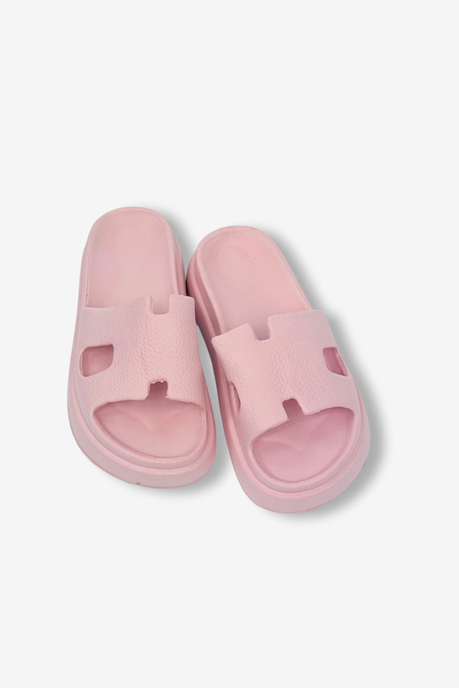 Różowe gumowe klapki damskie płaskie wygodne i lekkie