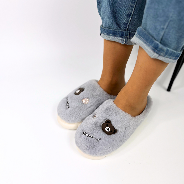 Szare kapcie damskie na platformie futerkowe