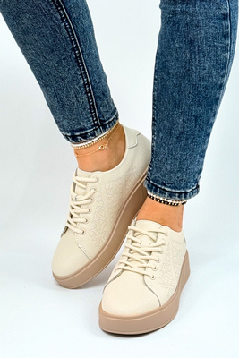 Skórzane półbuty beżowe na platformie sznurowane