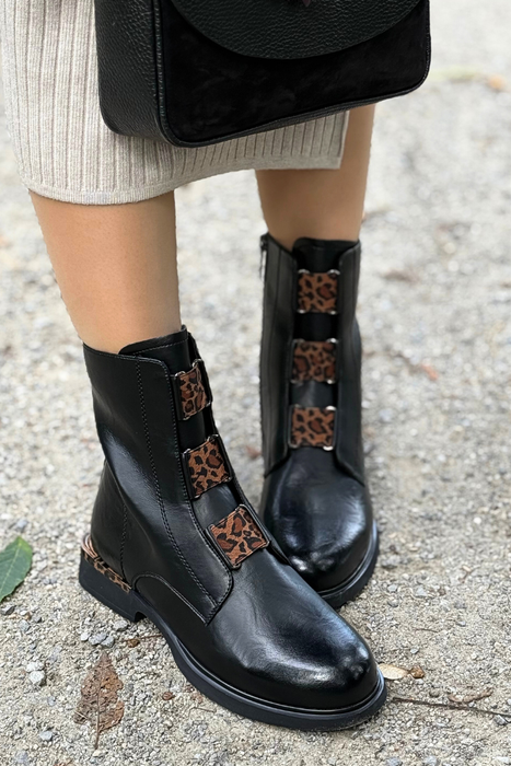 Botki czarne skórzane z motywem zwierzęcym