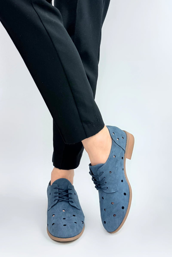 Ажурні золоті туфлі на підборах