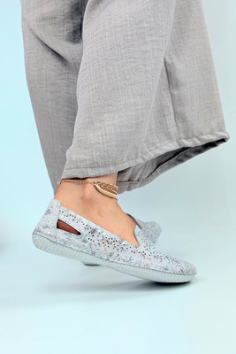 Сині ажурні туфлі на зав'язках