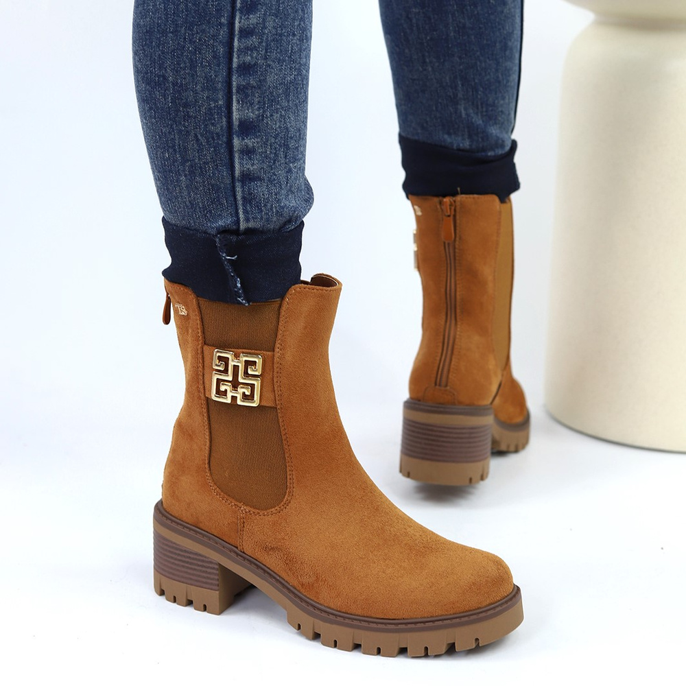 Верблюжі замшеві ботильйони з колодкою і утепленою платформою