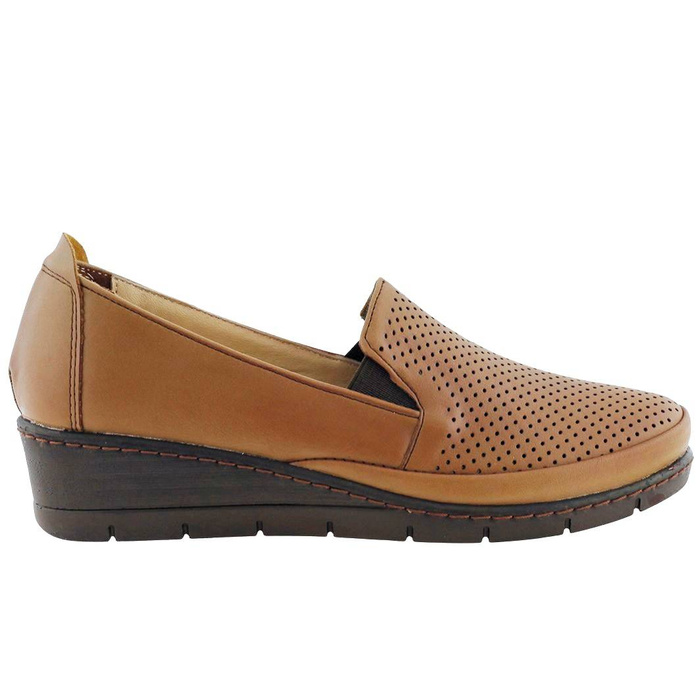 Półbuty damskie w kolorze rudym na koturnie T.Sokolski