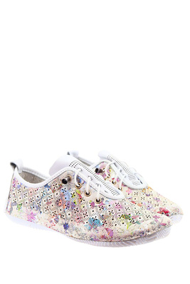 Skórzane półbuty ażurowe w kwiatowy wzór