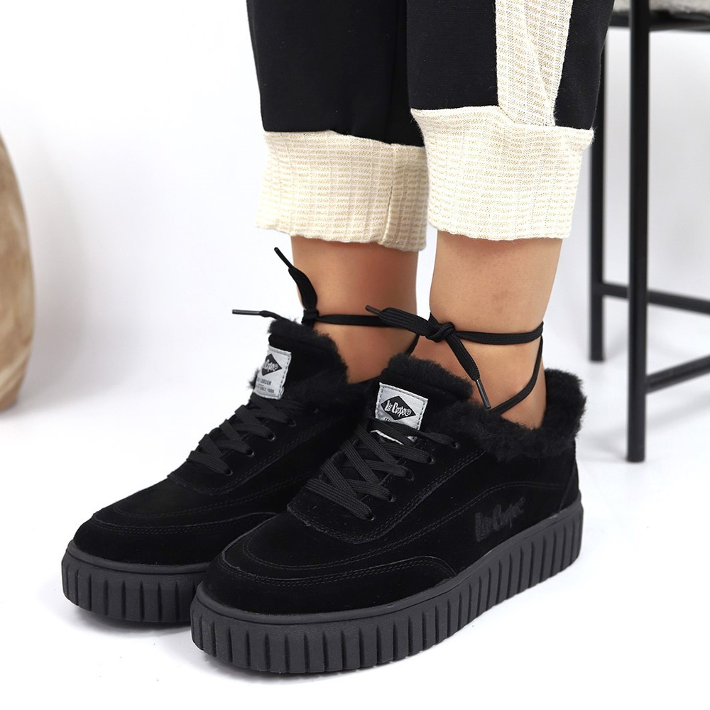 Жіночі шкіряні зимові кросівки чорного кольору Lee Cooper