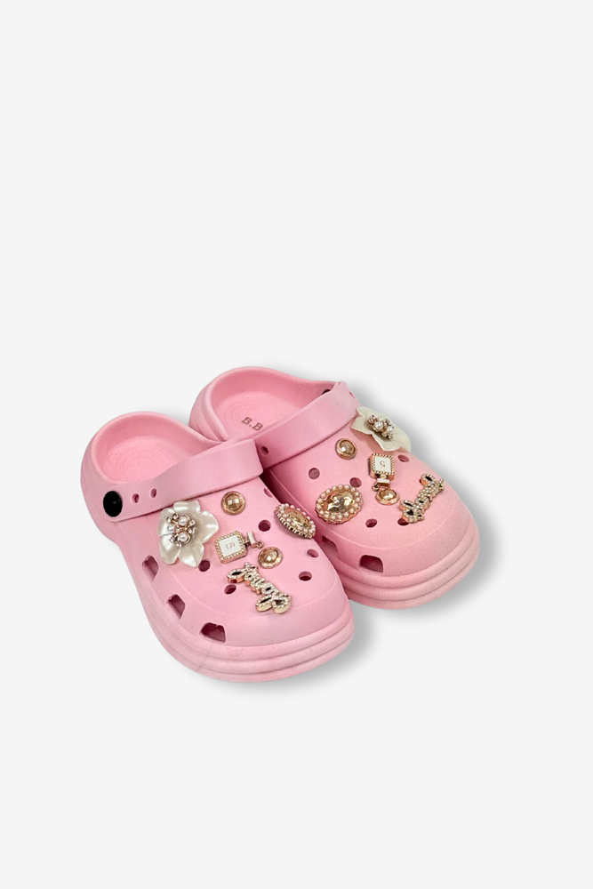 Różowe crocsy piankowe z przypinkami na platformie