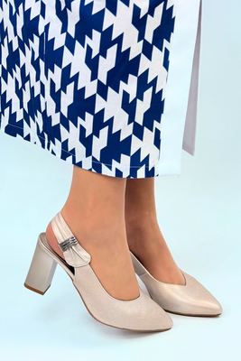 Польські бежеві шкіряні човники з декоративним каблуком