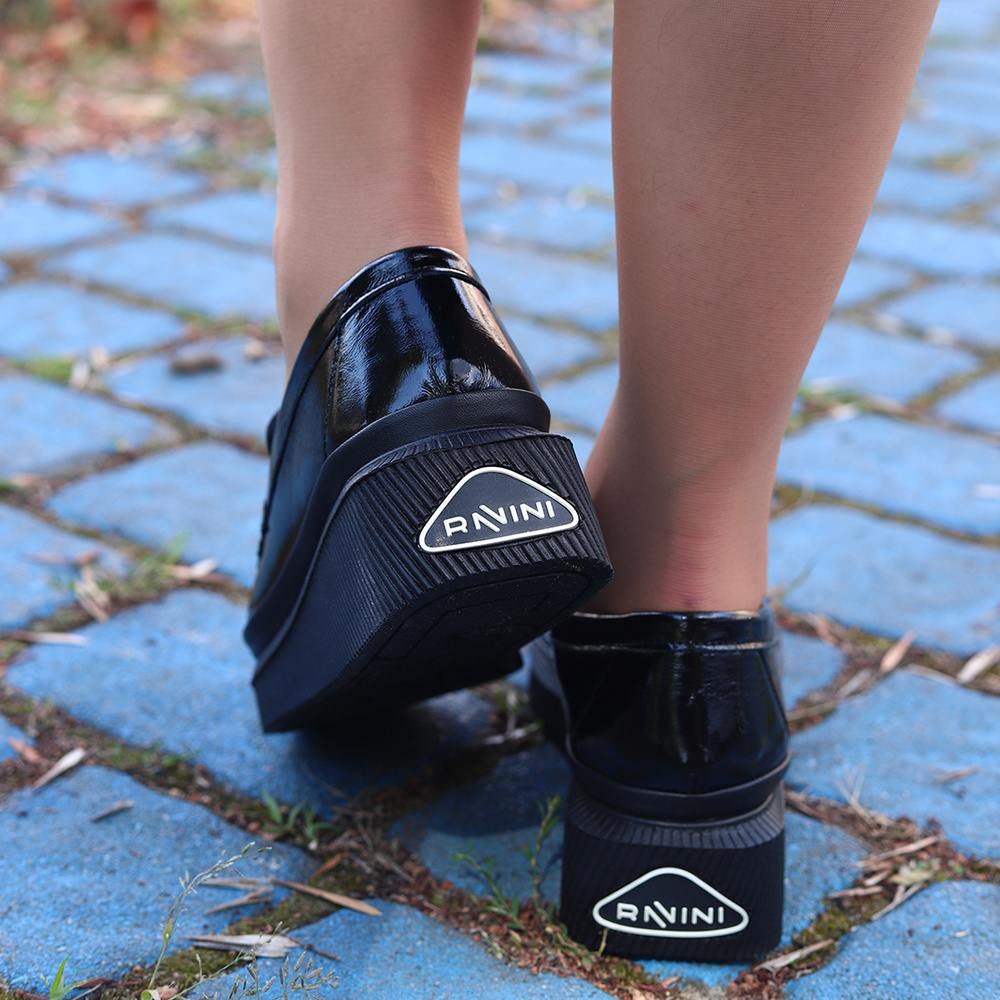 Sneakersy damskie lakierowane czarne Ravini