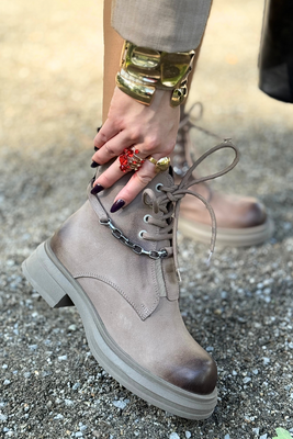 Skórzane trapery brązowe ocieplane praktyczne i wygodne