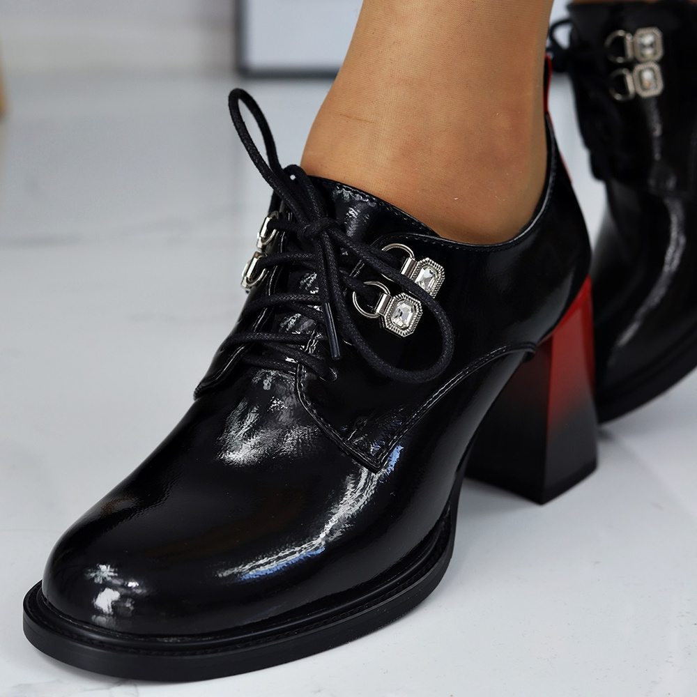 Чорні жіночі туфлі на модному каблуці S.Barski 