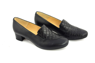 Półbuty PESCO 20571 czarne na obcasie