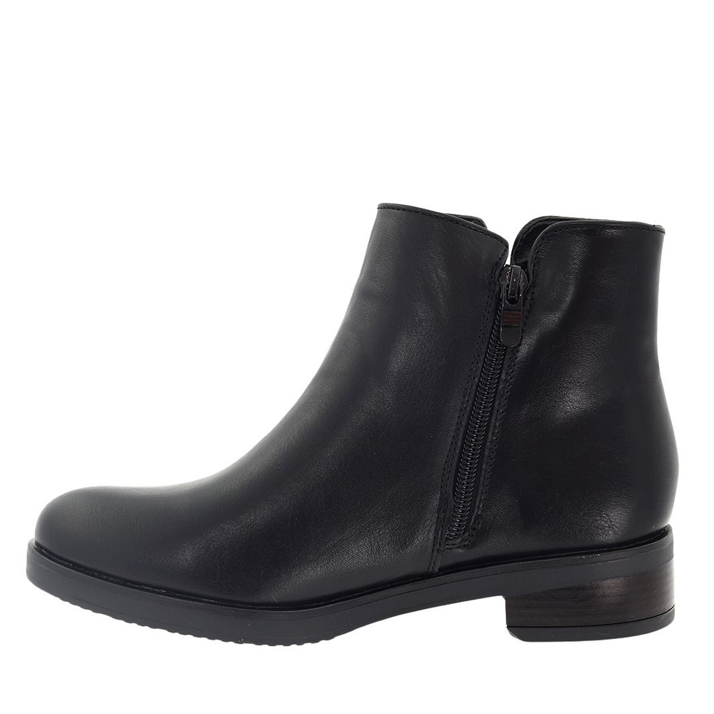 Черевики на плоскій підошві Evento чорного кольору