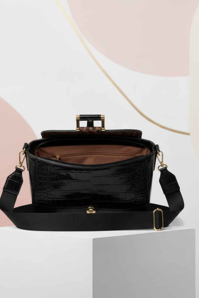 Жіноча чорна сумочка з подвійною ручкою і ремінцем Big Star