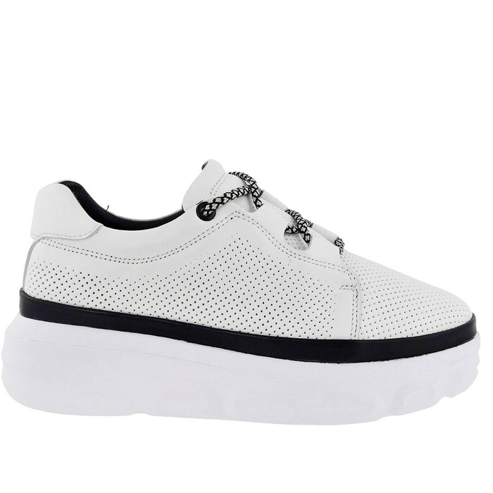 Білі жіночі шкіряні кросівки на товстій підошві Boccato