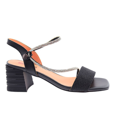 Piękne sandały czarne z paskami w cyrkonie na słupku