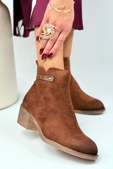 Черевики замшеві коричневого кольору, утеплені