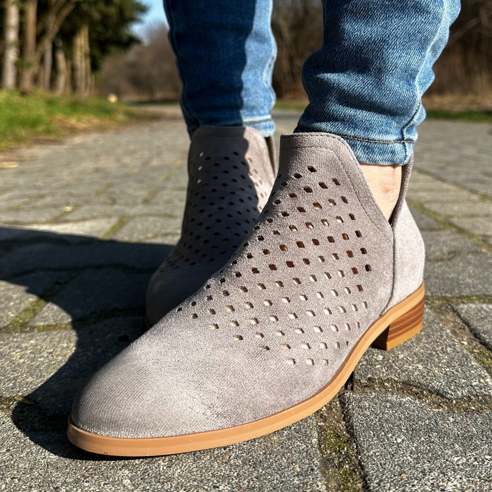 Wiosenne botki zamszowe w kolorze szarym Vinceza