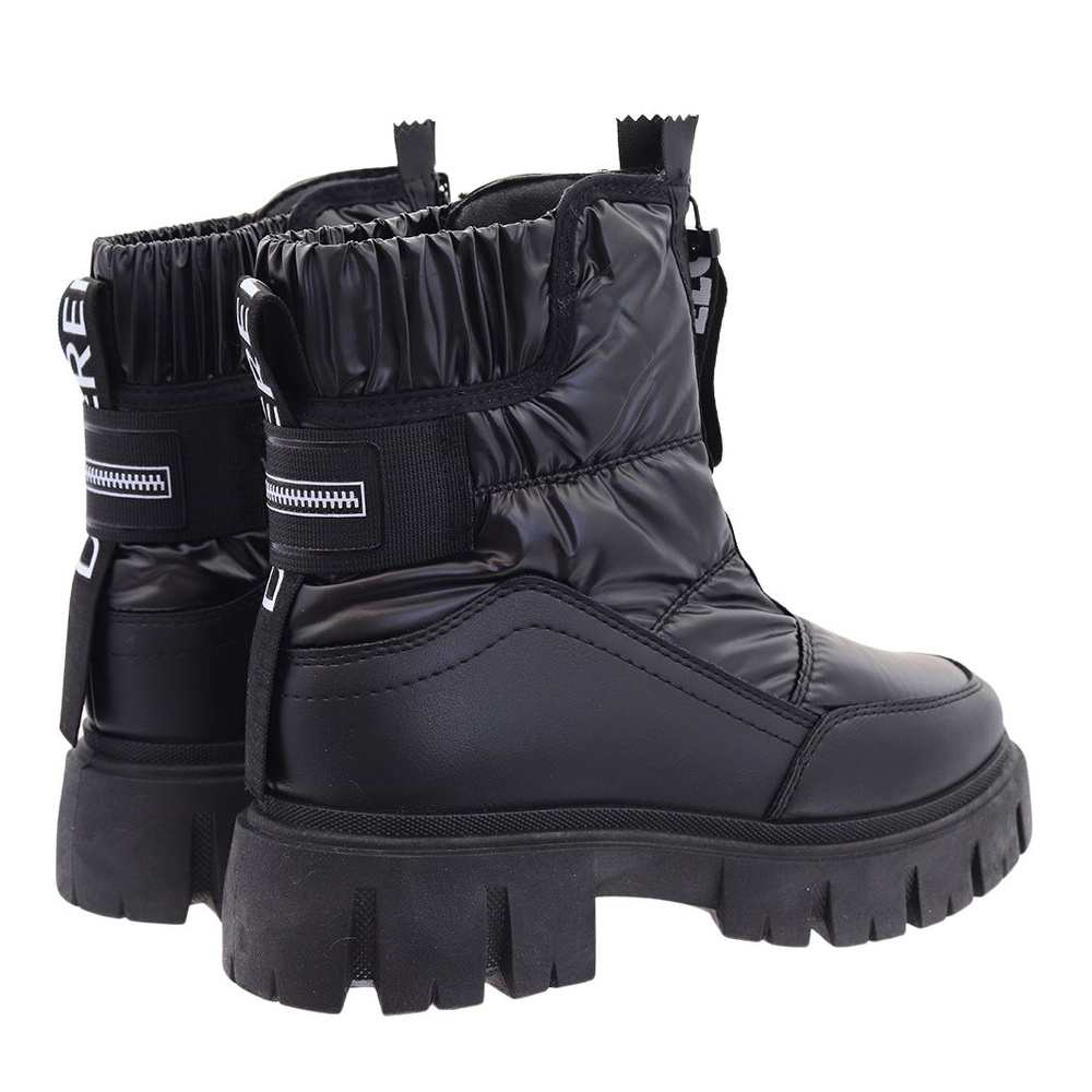 Чорні утеплені снігові черевики на платформі із застібкою посередині