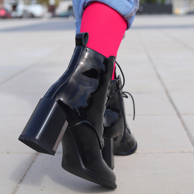 Чорні лаковані ботильйони Artiker