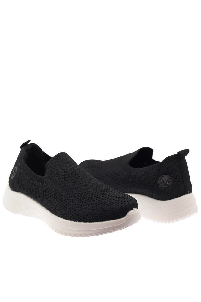 Czarne przewiewne tenisówki wsuwane