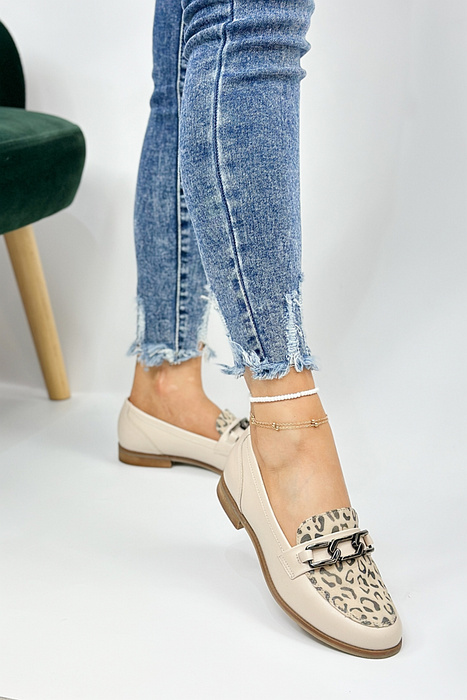 Бежеві шкіряні мокасини з леопардовим принтом