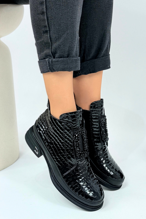 Чорні шкіряні жіночі ботильйони