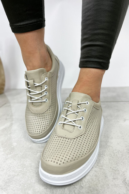 Бежеві шкіряні туфлі на платформі