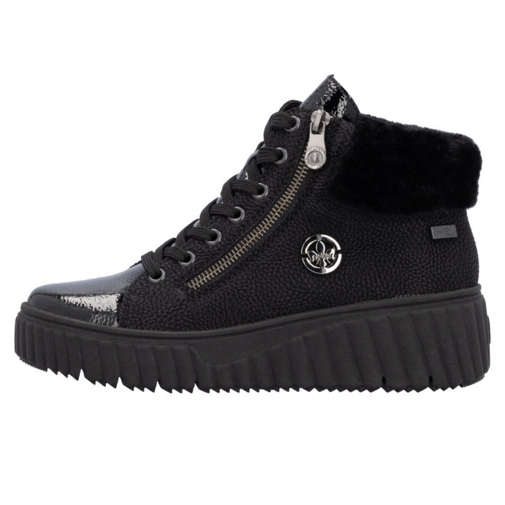 Botki czarne na koturnie z platformą sznurowane Rieker