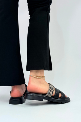 Білі шкіряні шльопанці з декором