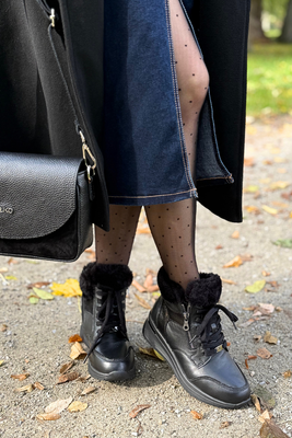 Botki skórzane czarne na koturnie sznurowane z zamkiem