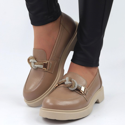 Бежеві шкіряні лофери із заплутаним вузлом у стразах від Gamis