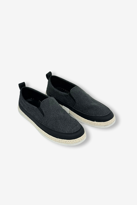 Czarne męskie tenisówki wsuwane płaskie