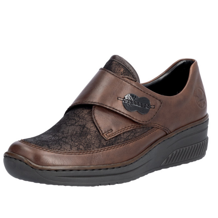 Коричневі шкіряні туфлі на липучках і низькій танкетці Rieker