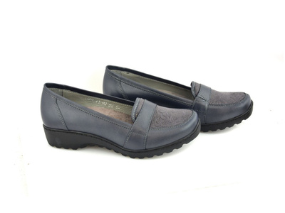 Сірі туфлі на танкетці AXEL 1889