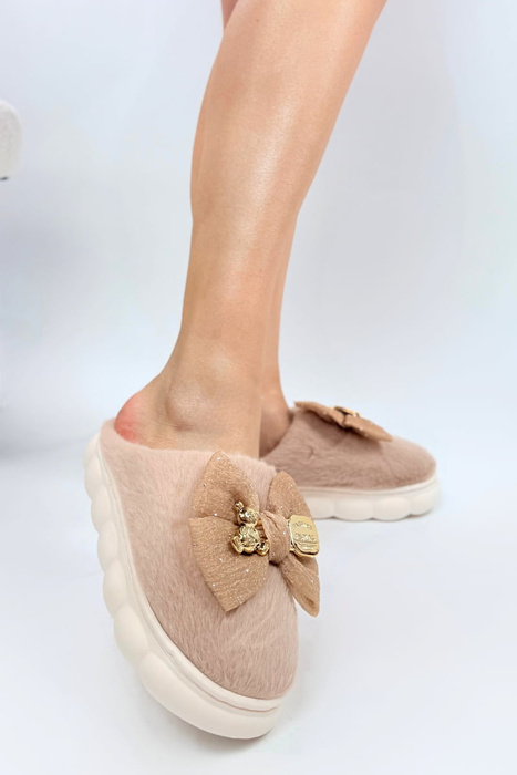 Kapcie damskie pluszowe wsuwane w kolorze cappucino