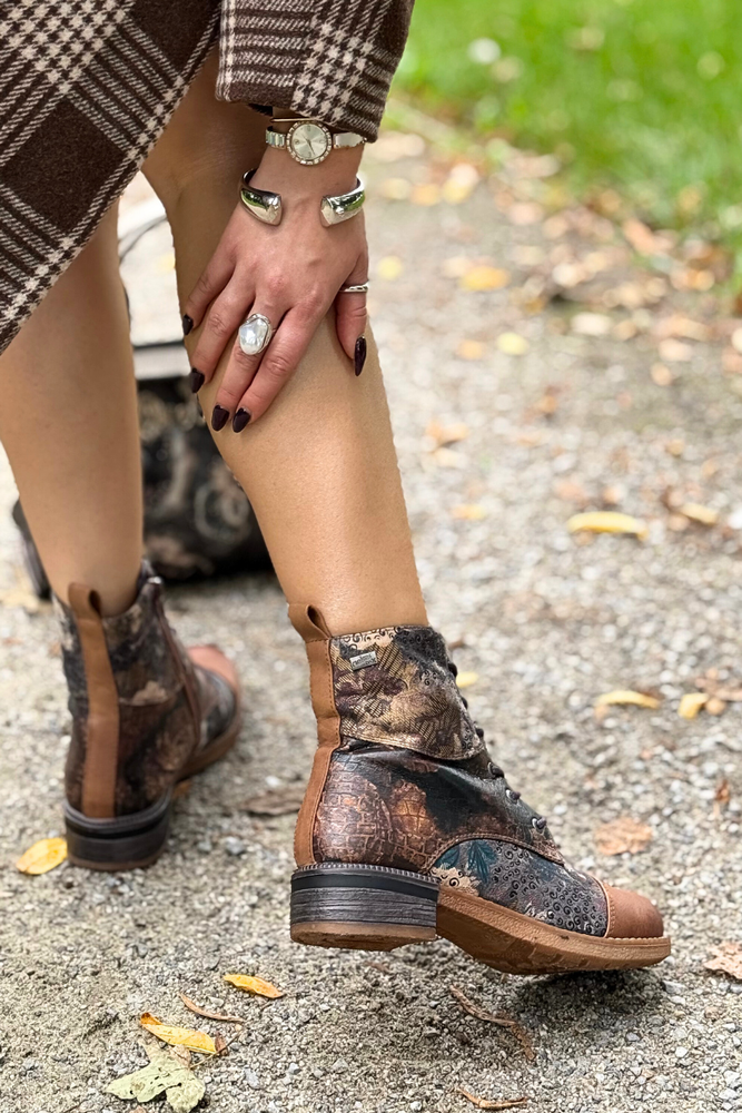 Барвисті шкіряні жіночі ботильйони Rieker 