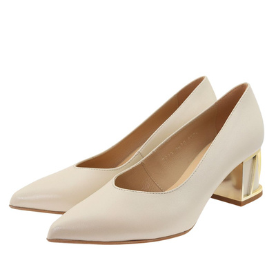 Шкіряні човники бежевого кольору з декоративним блоком Kordel