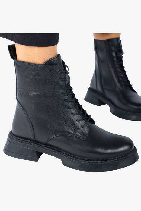 Чорні жіночі шкіряні ботильйони на товстій платформі зі шнурівкою