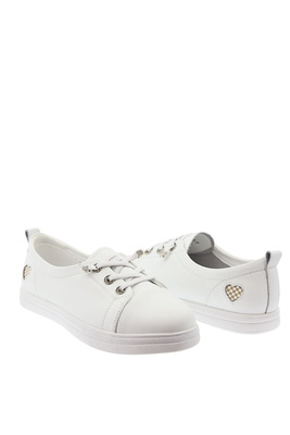 Białe półbuty skórzane sznurowane płaskie