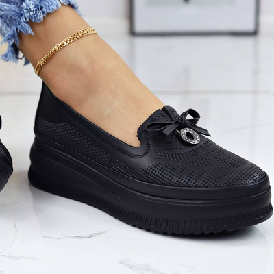 Skórzane półbuty w kolorze czarnym na koturnie Ravini