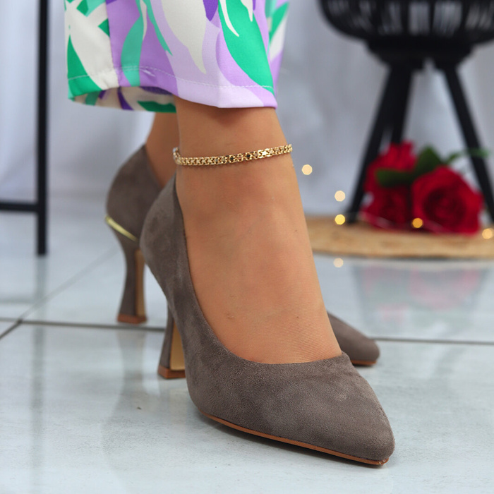 Czółenka zamszowe szpilki taupe Sabatina