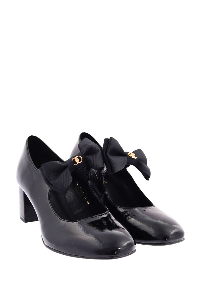 Czarne czółenka skórzane na obcasie z kokardą
