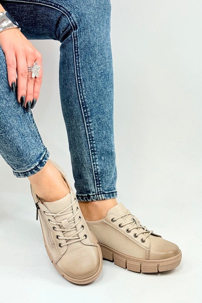Beżowe półbuty skórzane na platformie 