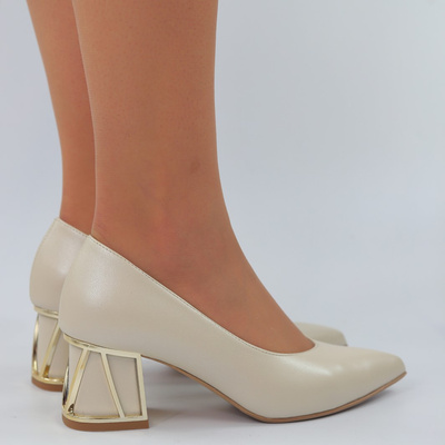 Шкіряні човники бежевого кольору з декоративним блоком Kordel