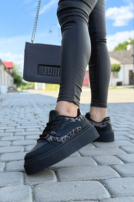 Czarne sneakersy na grubej platformie z ekoskóry z motywem panterki Big Star